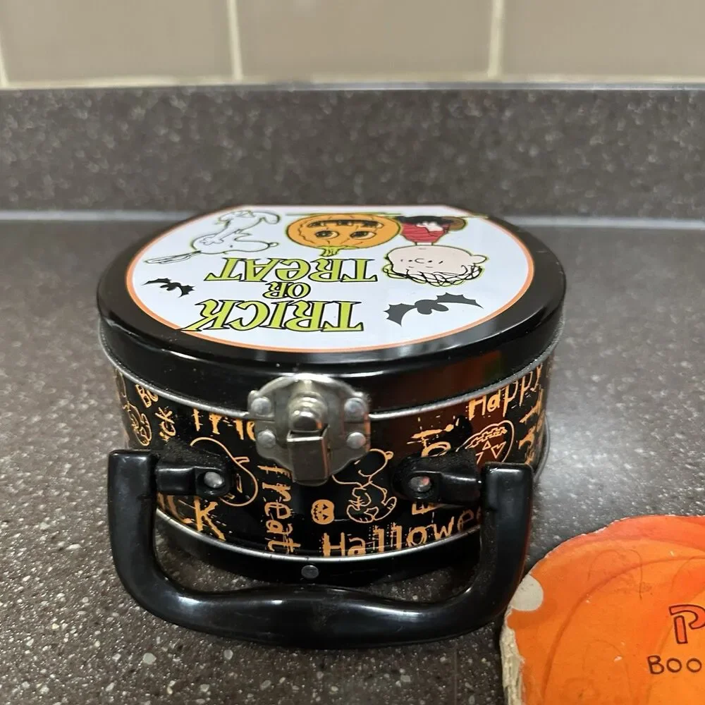 Peanuts Halloween Lot – 2011 Trick or Treat Tin + Vintage Pumpkin Carols Book